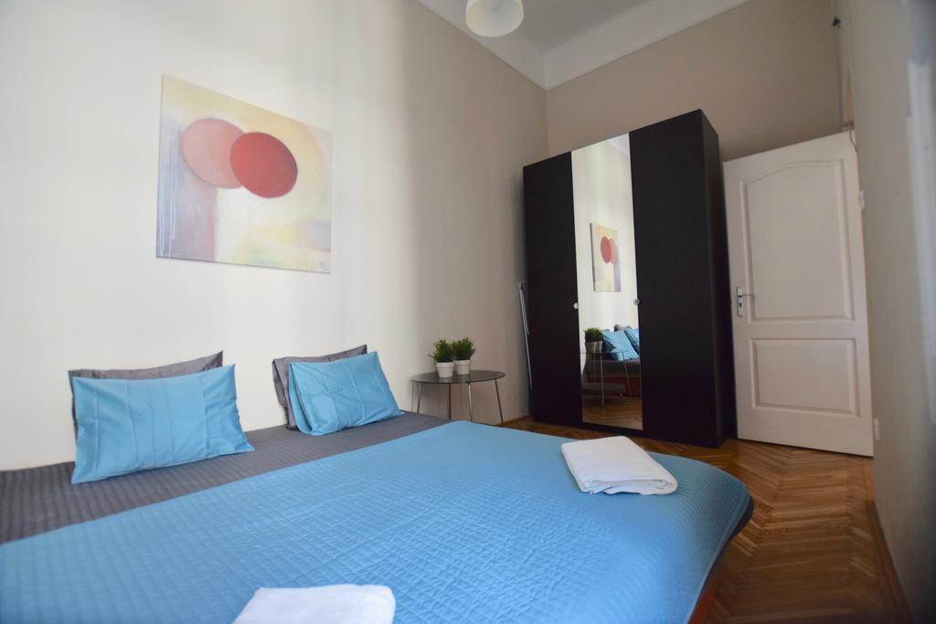 Standard Apartment By Hi5 - Muzeum 5 Budapeste Exterior foto